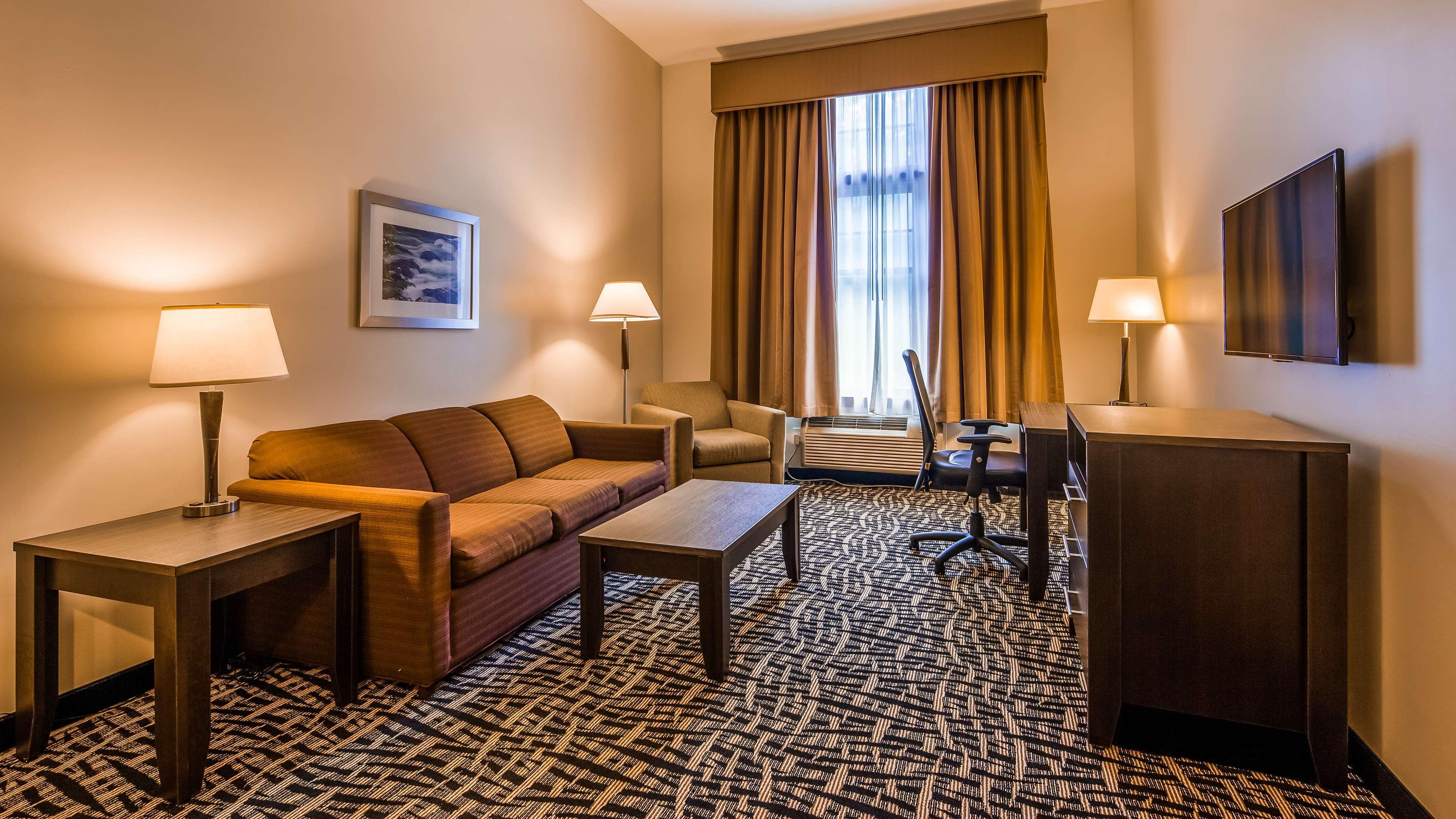 Best Western Plus The Inn&Suites at the Falls Poughkeepsie Exterior foto