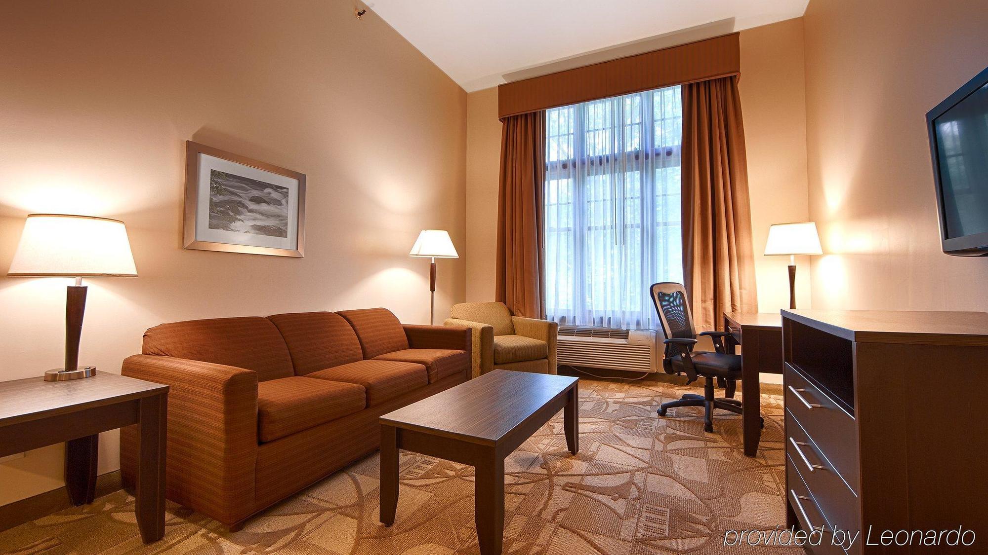 Best Western Plus The Inn&Suites at the Falls Poughkeepsie Exterior foto