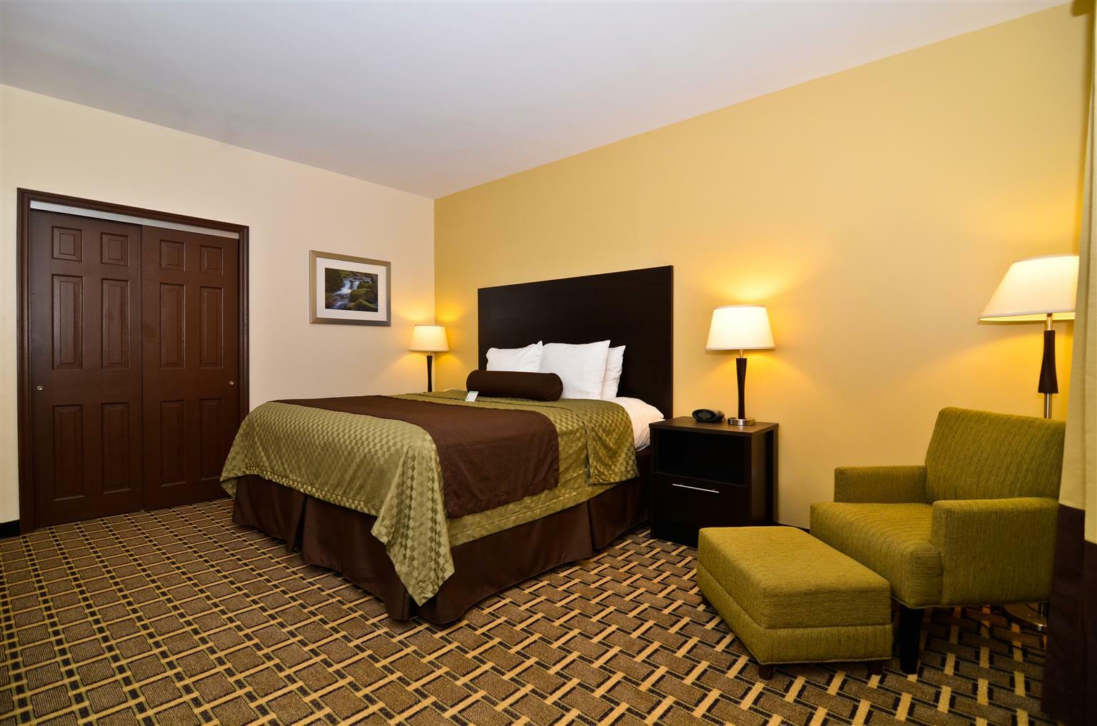 Best Western Plus The Inn&Suites at the Falls Poughkeepsie Exterior foto