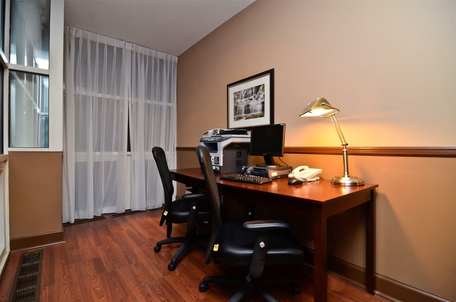 Best Western Plus The Inn&Suites at the Falls Poughkeepsie Exterior foto